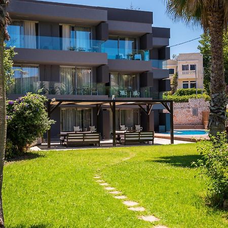 Icarus Hotel Каламаки Экстерьер фото